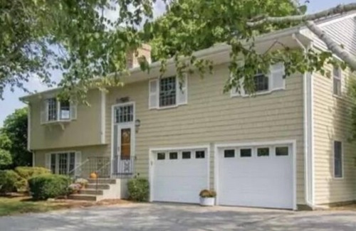 Newport East House | Beautiful House near Beach and Castle Hill