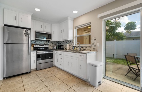 Warm Mineral Springs House | Beautiful House near Warm Mineral Springs
