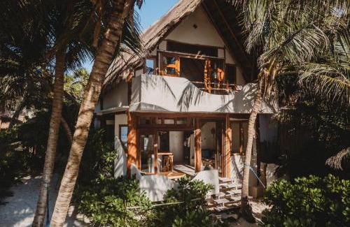 Zona Hotelera Villa | Beautiful house on beach zone Tulum