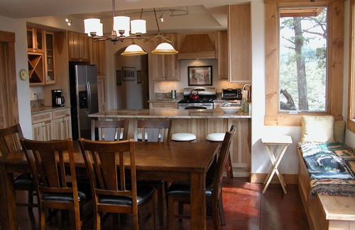 Bailey House | Beautiful House Overlooking Lost Creek Wilderness
