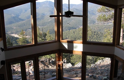 Bailey House | Beautiful House Overlooking Lost Creek Wilderness