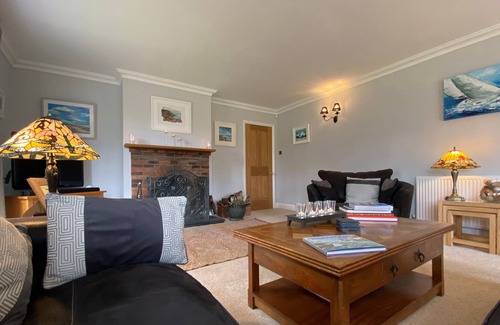 Ford House | Beautiful House set in 1.3 acre Woodland. Nearby Goodwood Events! Dogs Welcome!