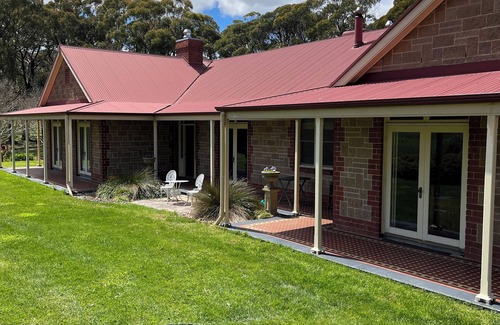 Piccadilly House | Beautiful House with pool in Adelaide Hills. Magnificent views and very private.