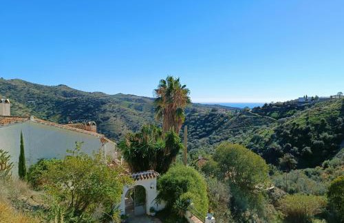 Moclinejo House | Beautiful House with Large Terrace and Sea View, 25 minutes from Malaga
