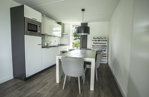Medemblik House | Beautiful house with jetty near IJsselmeer