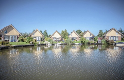 Medemblik House | Beautiful house with jetty near IJsselmeer