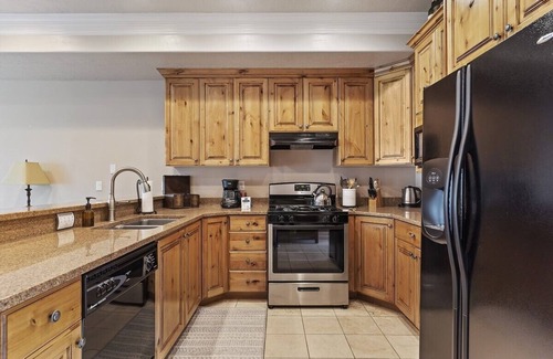 Ogden Condo | Beautiful Huntsville Vacation Rental 10 Mins from Snowbasin LS40