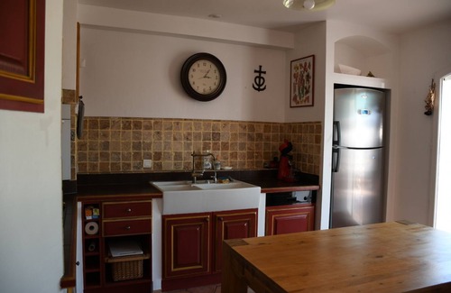 Arles House | Beautiful independent villa on a very large garden with large swimming pool