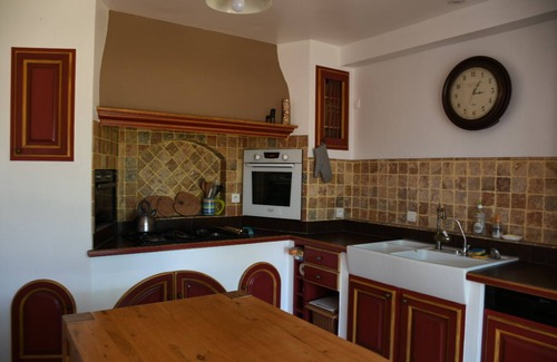 Arles House | Beautiful independent villa on a very large garden with large swimming pool