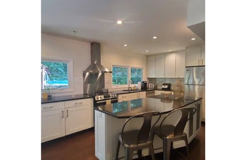 Talahi Island House | Beautiful Island Home with hot tub