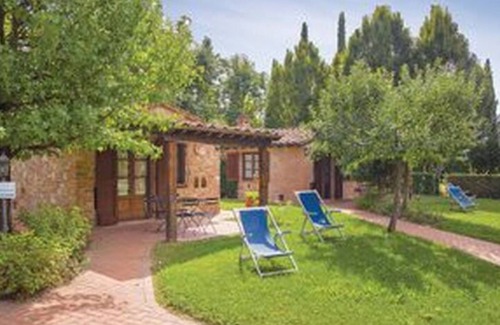 Castiglione del Lago Apartment | Beautiful apartment for 6 people with WIFI, pool, A/C, TV, veranda and parking