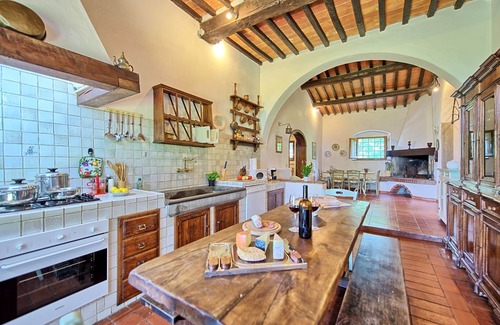 Terranuova Bracciolini Villa | Beautiful private villa with private pool, WIFI, TV, patio, panoramic view, parking, close to Arezzo