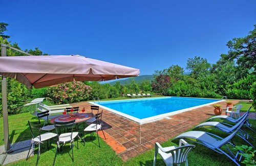 Terranuova Bracciolini Villa | Beautiful private villa with private pool, WIFI, TV, patio, panoramic view, parking, close to Arezzo