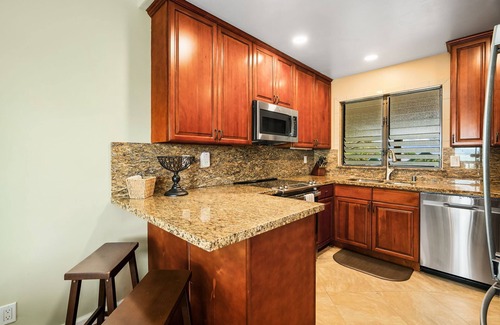 Wailua Condo | Beautiful Lae Nani - Oceanfront 2 bedroom 2 bath condo with AC