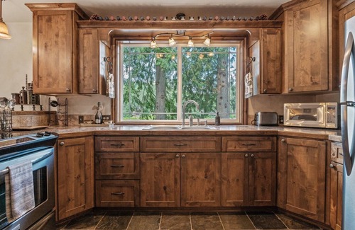 Athol Cabin | Beautiful Lake Cabin on Kelso Lake, Idaho! Close to Silverwood!