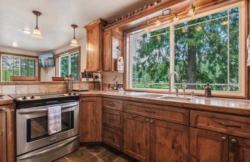 Athol Cabin | Beautiful Lake Cabin on Kelso Lake, Idaho! Close to Silverwood!