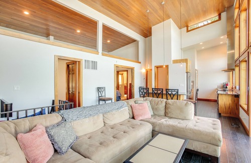 Worley Cabin | Beautiful Lake Coeur d'Alene Retreat: Deck & View!