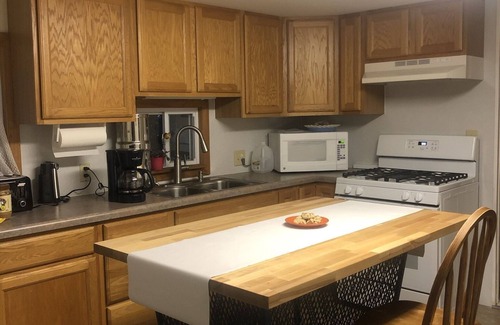 East Leroy House | Beautiful Lake Cottage. Newly renovated. Bright, airy, and clean.