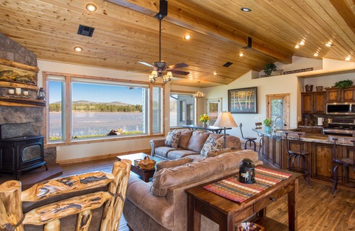 Williams House | Beautiful Lake Front Property, near Golf, Downtown Williams & Grand Canyon