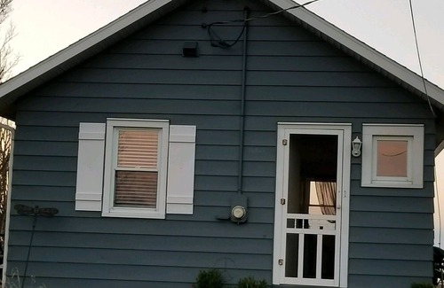 Town of Yates Cottage | Beautiful Lake Front Cottage, 45 Min.To Niagara Falls Near Wineries, Breweries..