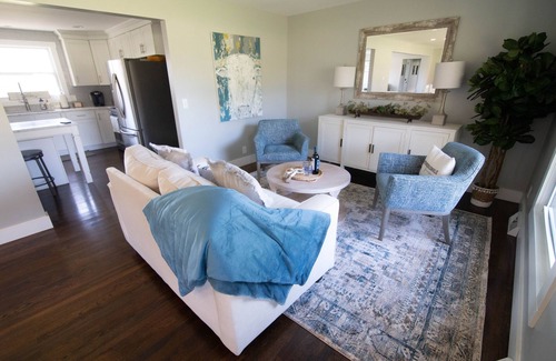 Hendersonville House | Beautiful Lake House, Pool and HOT tub, mins to Downtown Nashville, 30+day only