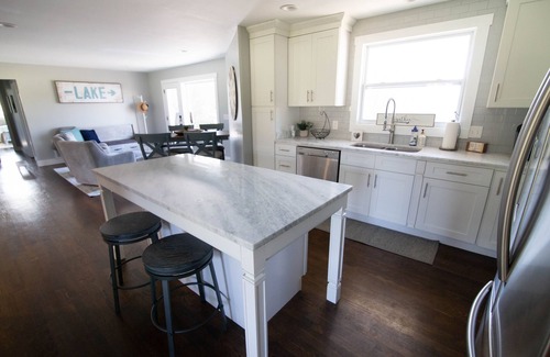 Hendersonville House | Beautiful Lake House, Pool and HOT tub, mins to Downtown Nashville, 30+day only