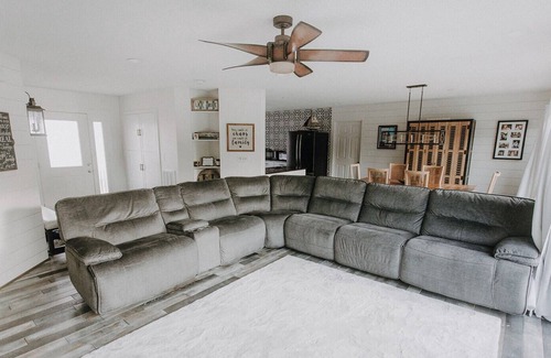 Townville House | Beautiful Lake Hartwell house w/ double-decker dock and unobstructed lake view