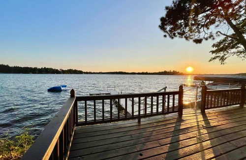 Wautoma Cottage | Beautiful lake home, come swim!
