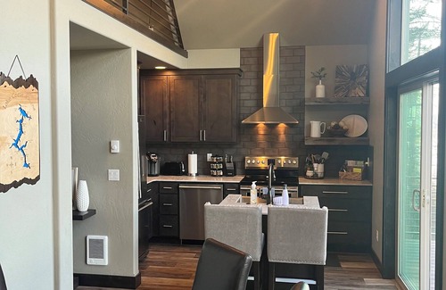 Coeur d'Alene Cottage | Beautiful Lake Home with Breathtaking Views!