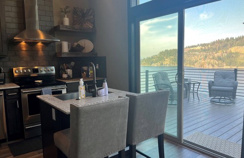 Coeur d'Alene Cottage | Beautiful Lake Home with Breathtaking Views!