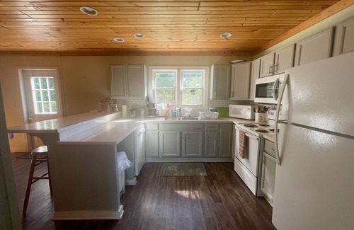 West Bend House | Beautiful Lake House in County Park