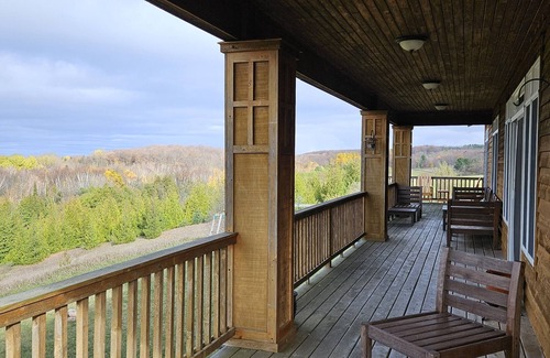 Northport House | Beautiful Lake Michigan sunset view home between Leland & Northport, dogs ok!