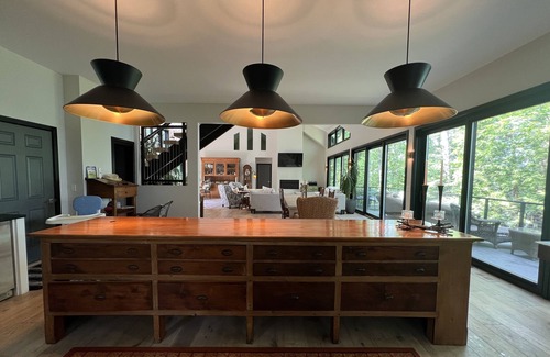 Leland House | Beautiful Lake Michigan lakefront private beach 3BR/2.5BA sleeps 10
