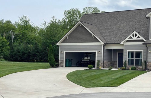 Winchester House | Beautiful Lake Townhouse at Twin Creeks Resort