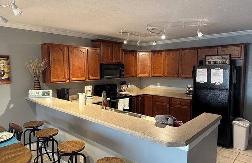 Alexander City Condo | Beautiful Lake Views