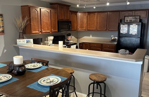 Alexander City Condo | Beautiful Lake Views
