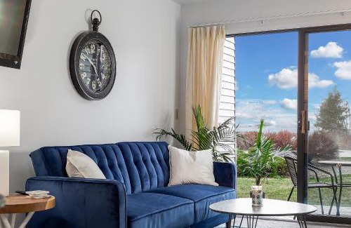 Acme Apartment | Beautiful Lake View Studio Condo at The Shores
