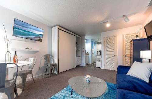 Acme Apartment | Beautiful Lake View Studio Condo at The Shores