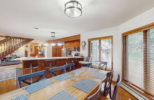 Albrightsville House | Beautiful lakefront house w/private dock, beach, gas fireplace + crib