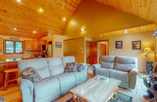 Presque Isle House | Beautiful Lakefront Cabin with a Private Dock, Firepit, and Large Yard!