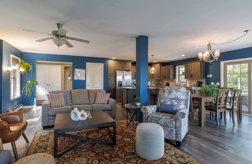 Seal Cove House | Beautiful lakefront home on Seal Cove next to Acadia National Park