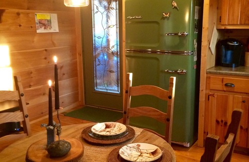 Mill Spring Cabin | Beautiful Lakefront Log Cabin with Panoramic View. Near all Local Attractions!