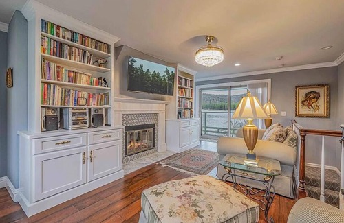 Fawnskin Villa | Beautiful Lakefront Villa! Large hot tub, game room, & views! NEW PHOTOS SOON