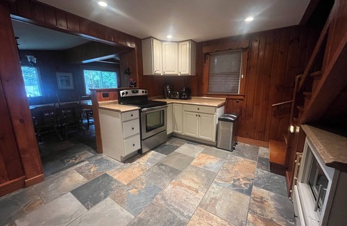 Baileys Harbor Cottage | Beautiful Lakeside Cabin - Great Location & Amenities (Canoe, Kayak, Boat, etc)
