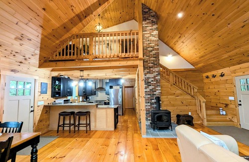 Ellsworth House | Beautiful Lakeside Log Home near Acadia National Park - Kayak, Canoe, Swim, Fish