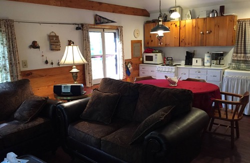 Chestertown Cottage | Beautiful lakeview cottage on Friends Lake