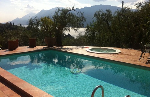 Malcesine Villa | Beautiful large apartment with large terrace fantastic sea view