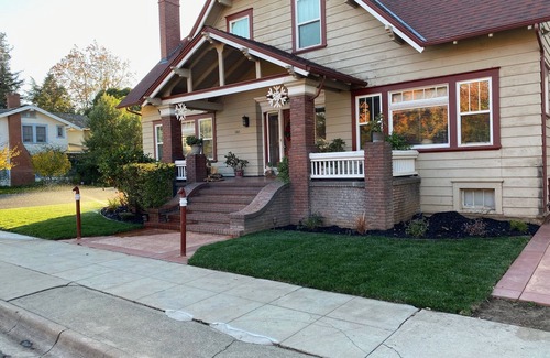 Civic Center Apartment | Beautiful & Large Garden Level Studio