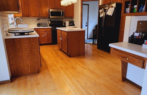 Minnetonka House | Beautiful large home on quiet Wayzata lot!