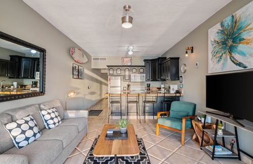 San Jose del Cabo Condo | Beautiful Las Olas beachfront condo. A surf lover's dream!